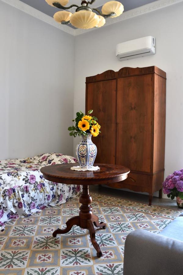 Battisti 18 Vintage Rooms Palermo Exterior foto
