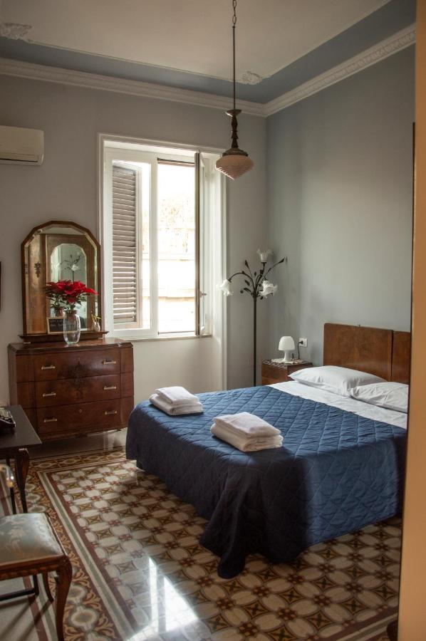 Battisti 18 Vintage Rooms Palermo Exterior foto